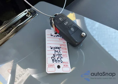 2015 Volkswagen Beetle 1.8T из США, поврежденный, VIN 3VW517AT8FM808037